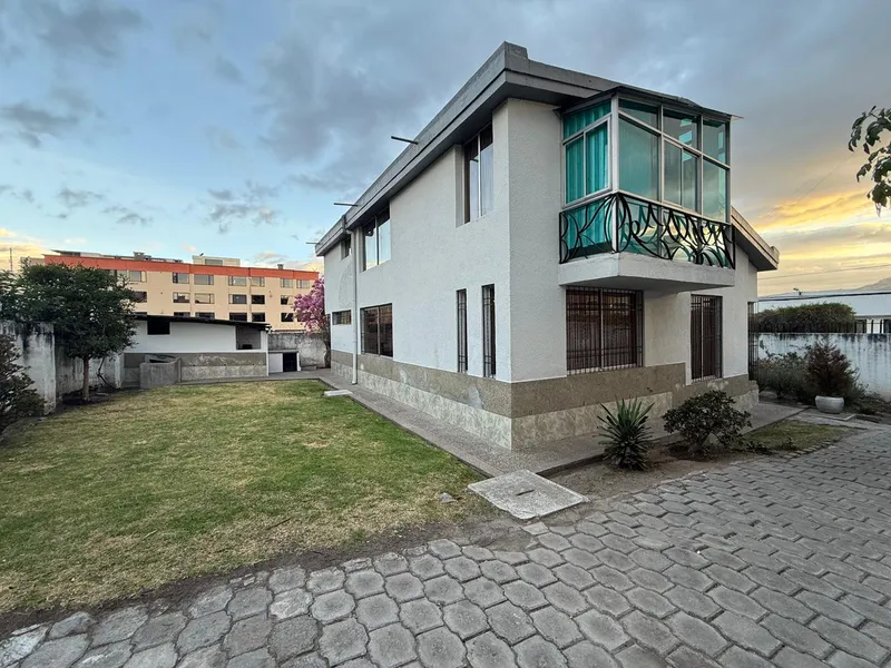 Casa en arriendo en Monteserrín