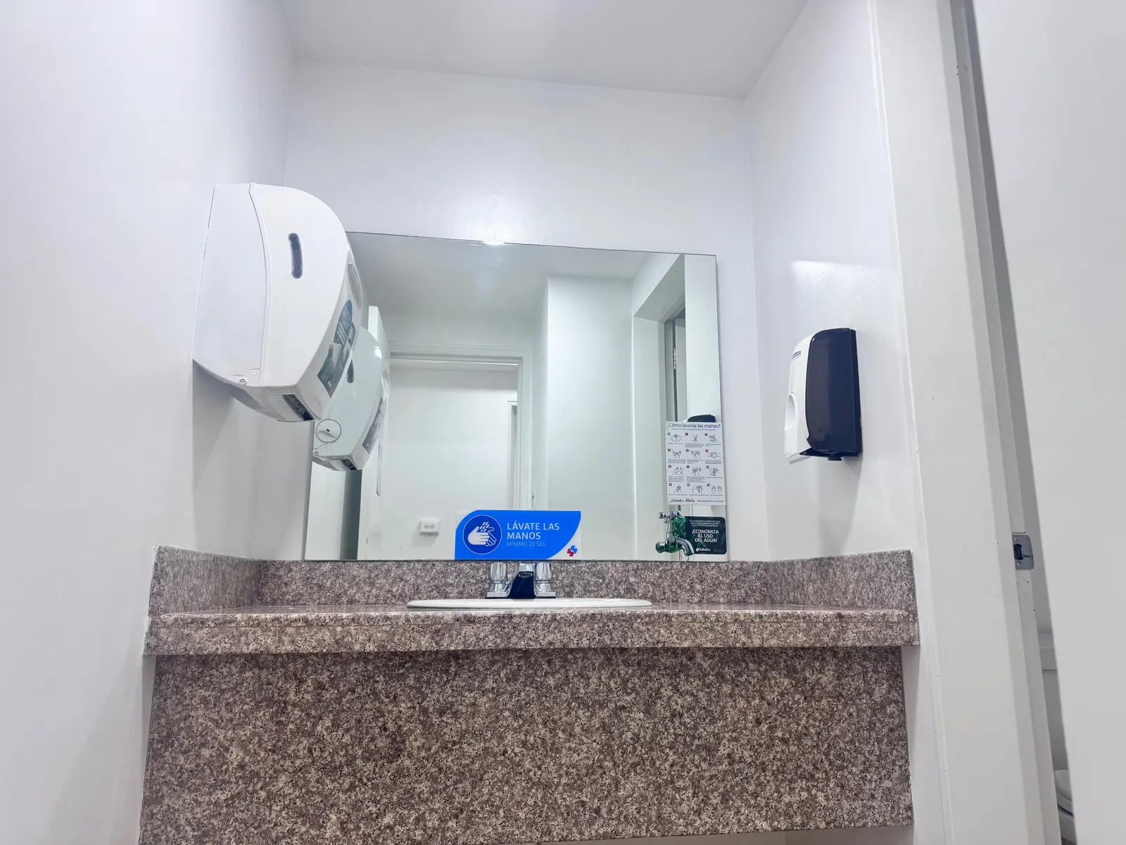 Oficina en alquiler en República del Salvador — foto 13 de 15