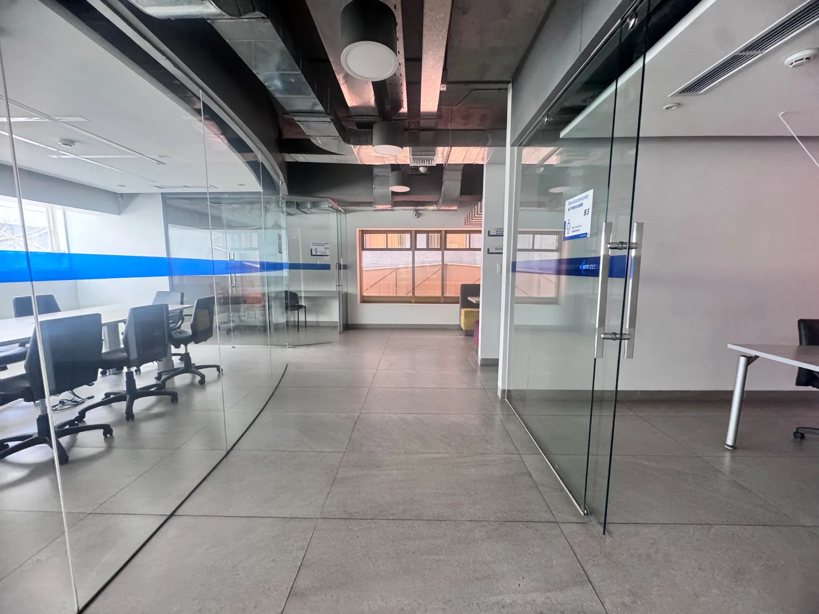 Oficina en alquiler en República del Salvador — foto 4 de 25
