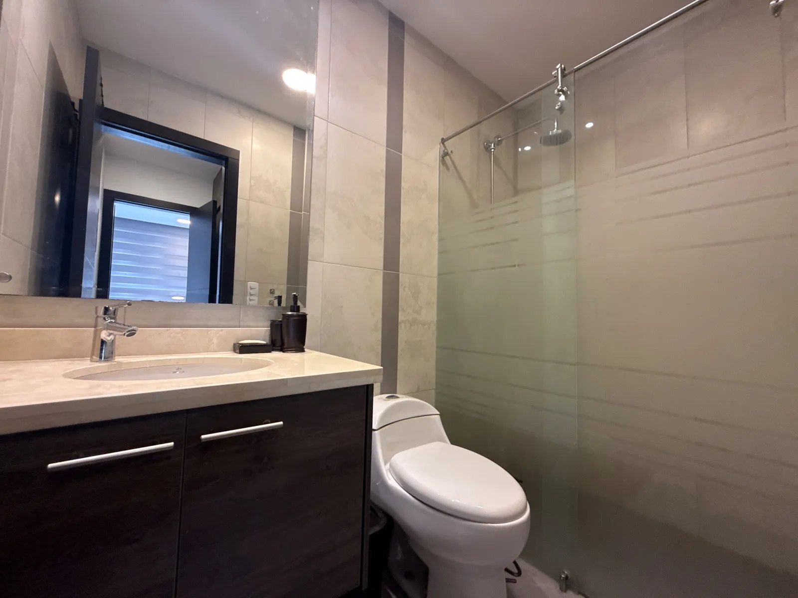 Suite en alquiler en La Carolina, Quito — foto 16 de 16