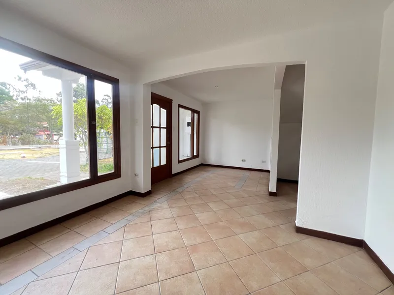Casa en alquiler en San Rafael, Quito — foto 2 de 20