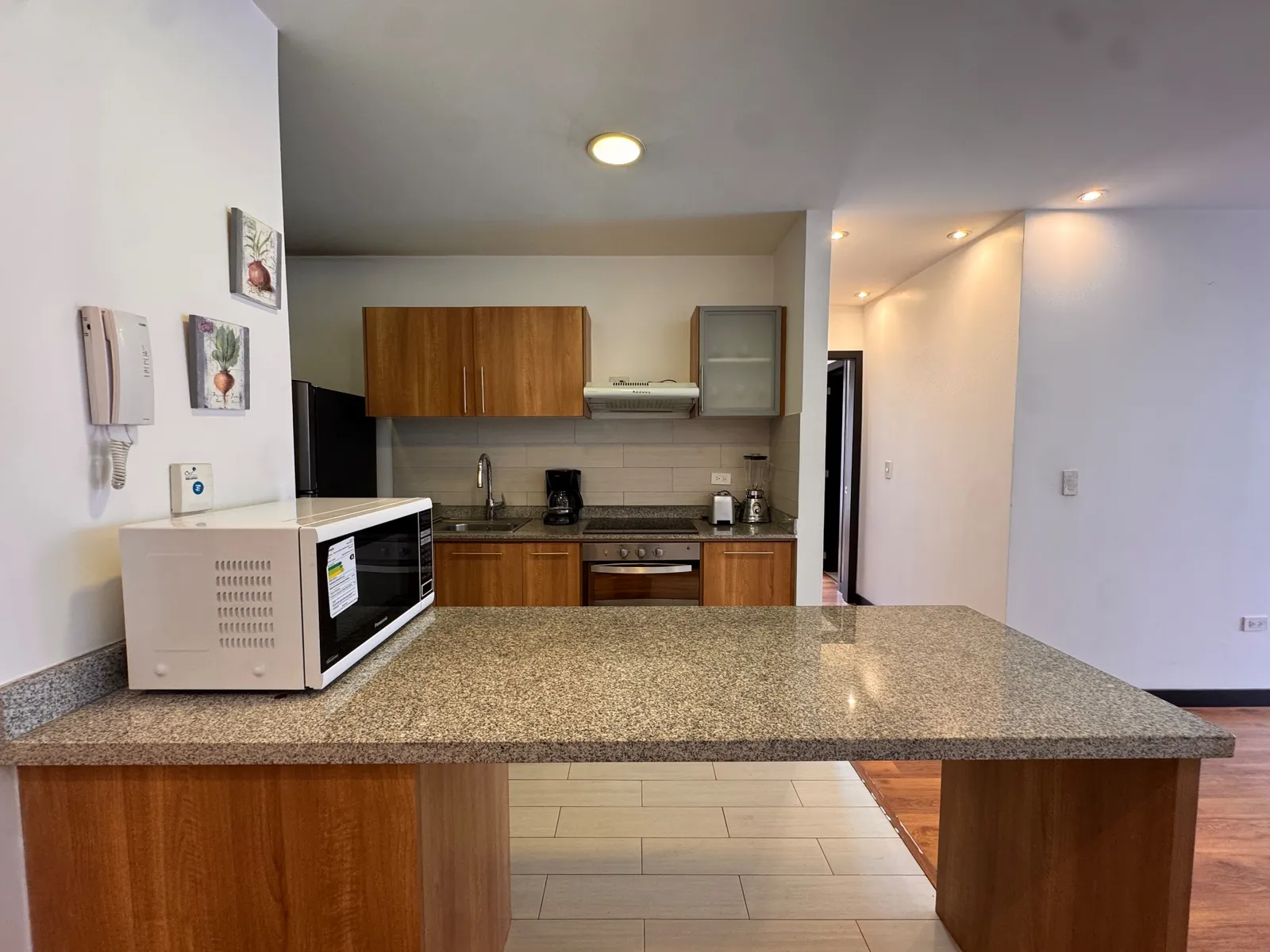 Departamento en alquiler en República del Salvador, Quito — foto 11 de 16