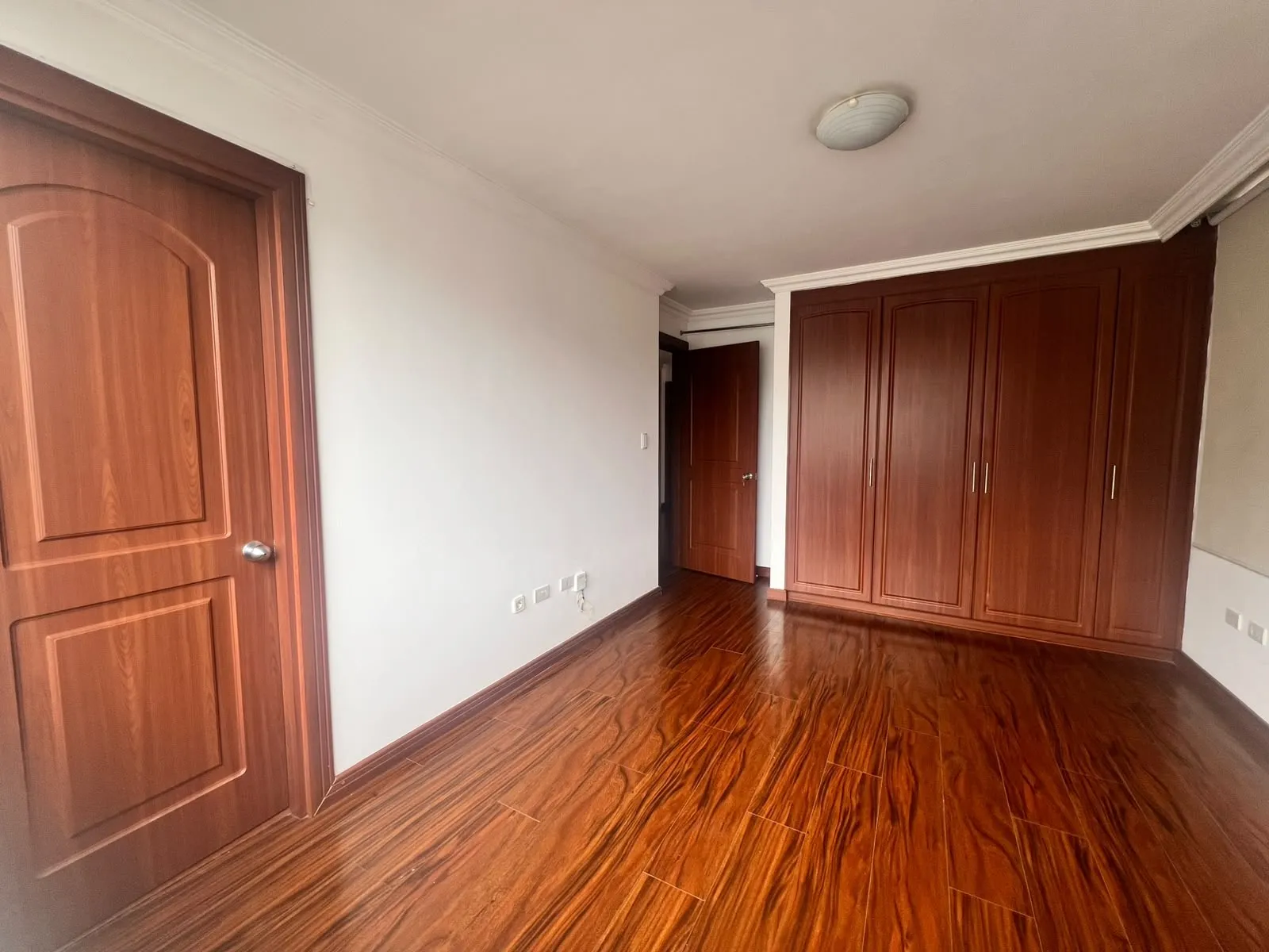 Departamento en alquiler en República del Salvador, Quito — foto 7 de 9