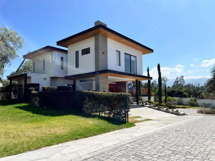 Casa en venta en Puembo, Quito