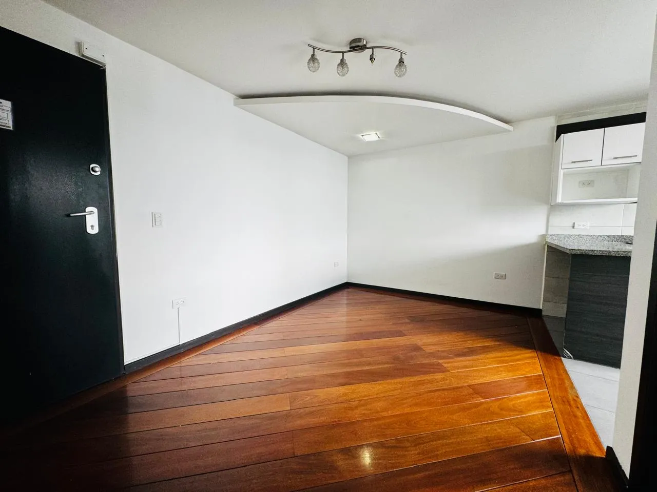 Suite en venta en La Carolina, Quito — foto 3 de 12
